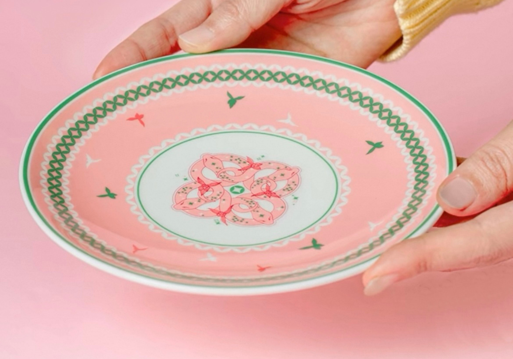 Blooming Fortune Round Dessert Plate Set Untable design story