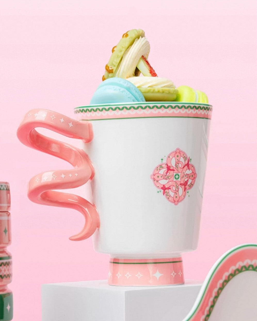 Blooming Fortune Serpent Handle Mug Untable 1
