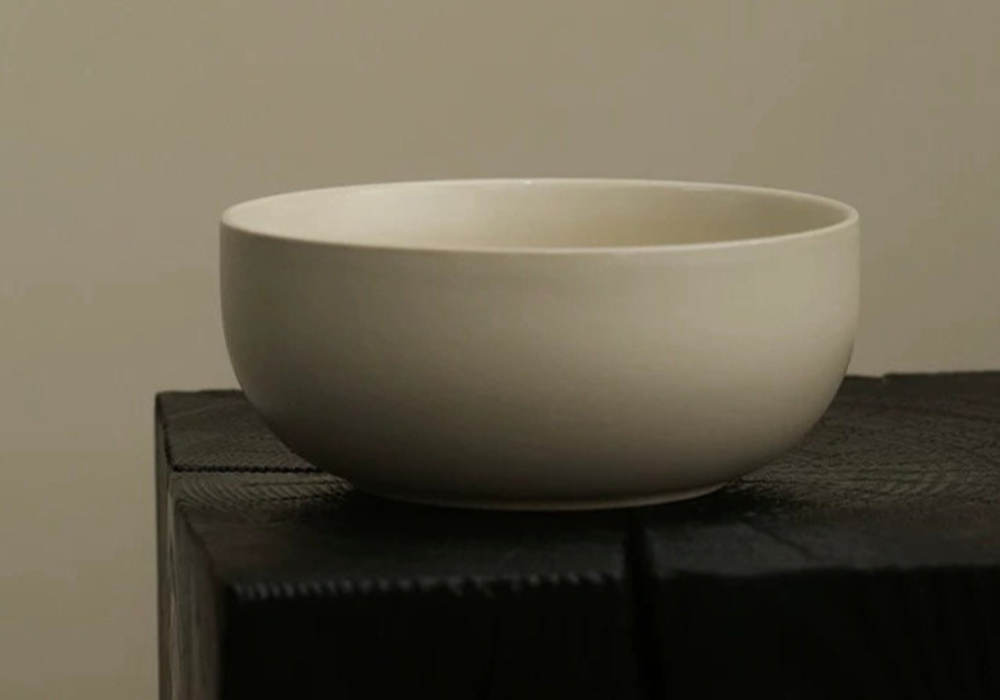 Khaki Grey Ceramic Soup Bowl | Large Untable design story
