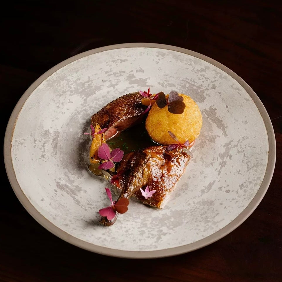 Pan Gu Wide Shallow Plate | Hand-brushed Ceramic Untable 3