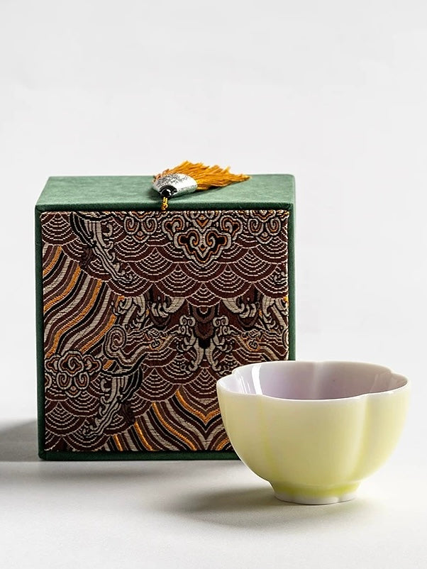 羊脂玉瓷中式花瓣杯梅花杯品茗杯主人杯个人专用复古单杯功夫茶杯