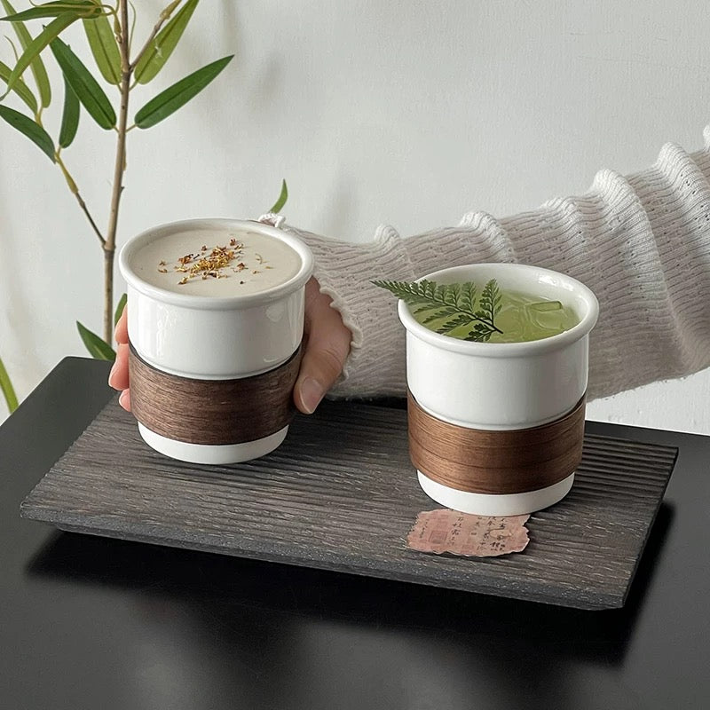 Minimalist Ceramic Cup with Bamboo Sleeve – 220 ml Untable 1