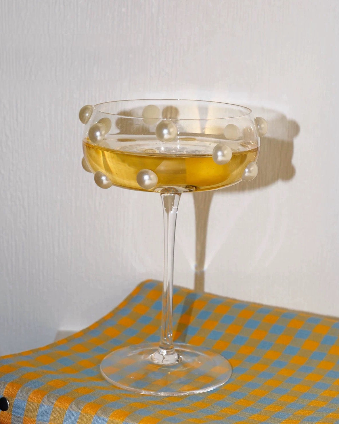 Pearl Dot Coupe Glass | Hand-applied Beads Untable 3